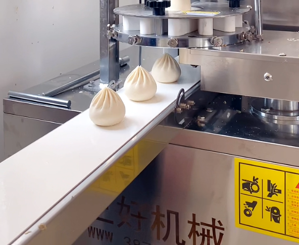 Is the fully automatic steamed bun machine easy to operate and what are the requirements for the operator?