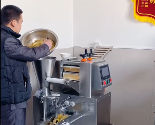 Unexpectedly, the dumpling machine would become a bridge of friendship