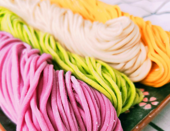 Using noodle machines to make noodles to achieve cross-border robbery-expanding new thinking and new patterns