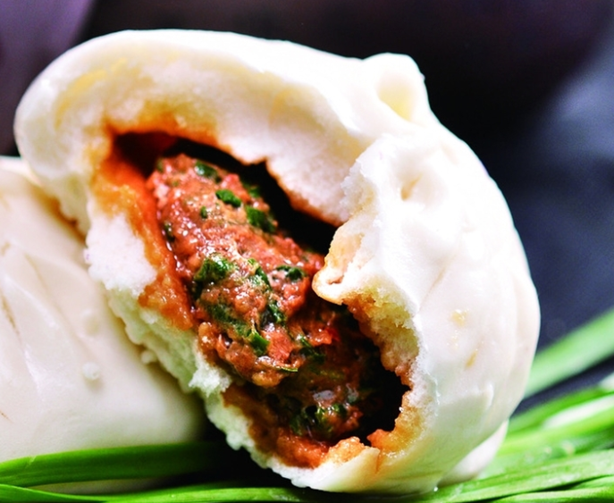 Can the steamed buns made by a small steamed bun machine be steamed? What should I do?