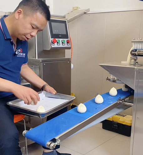 How to use a steamed bun machine to make a package of shrimp?