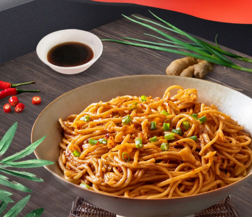 How to use a noodle machine to make fruit and vegetable noodles in Wuhan hot dry noodles?