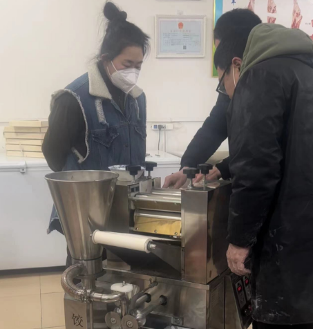 三好饺子机包饺子