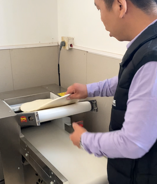 What kind of steamed bun machine do you need to open a steamed bun shop? How to make steamed buns delicious?