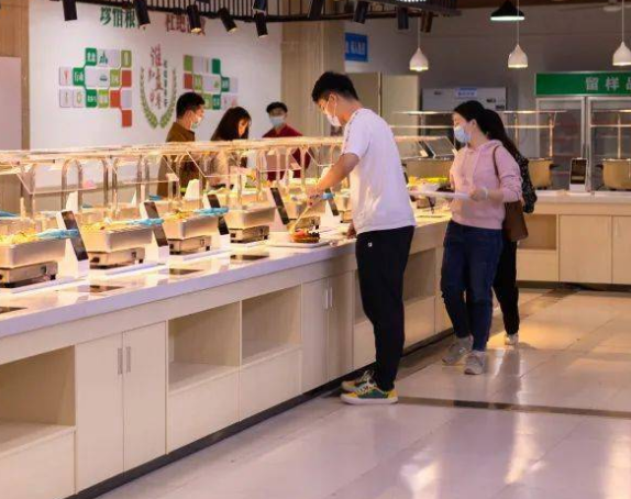 How can the chef in charge become the 